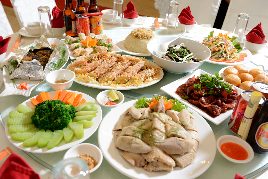 dat tiec tai nha